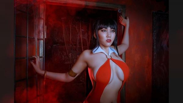 <br />
        Несите кол: сексуальный косплей на Вампиреллу от россиянки<br />
      